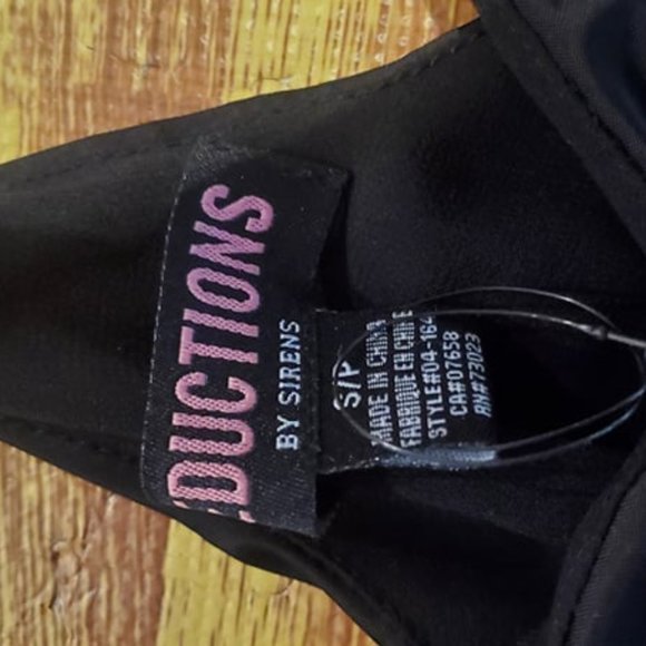 Black Sirens tank top - Picture 4 of 4